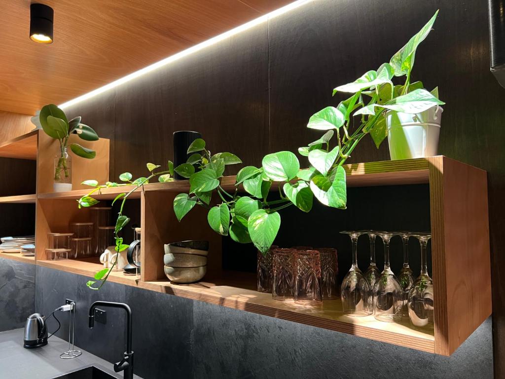 Luxury Rural Retreat with Carport and Fast Wi-Fi - Resim 15