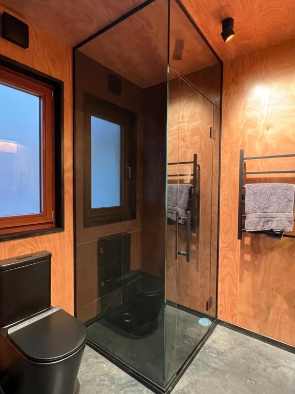 Luxury Rural Retreat with Carport and Fast Wi-Fi - Resim 21