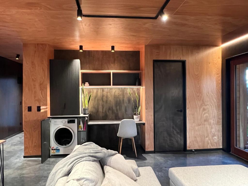 Luxury Rural Retreat with Carport and Fast Wi-Fi - Resim 14