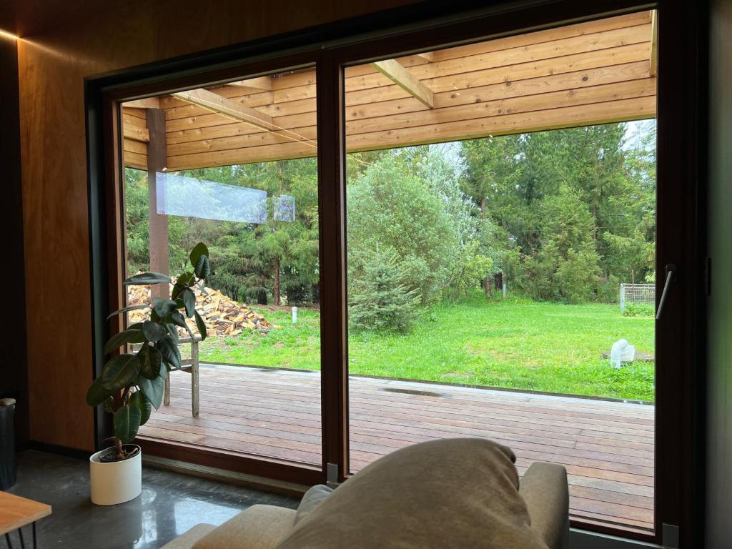 Luxury Rural Retreat with Carport and Fast Wi-Fi - Resim 17