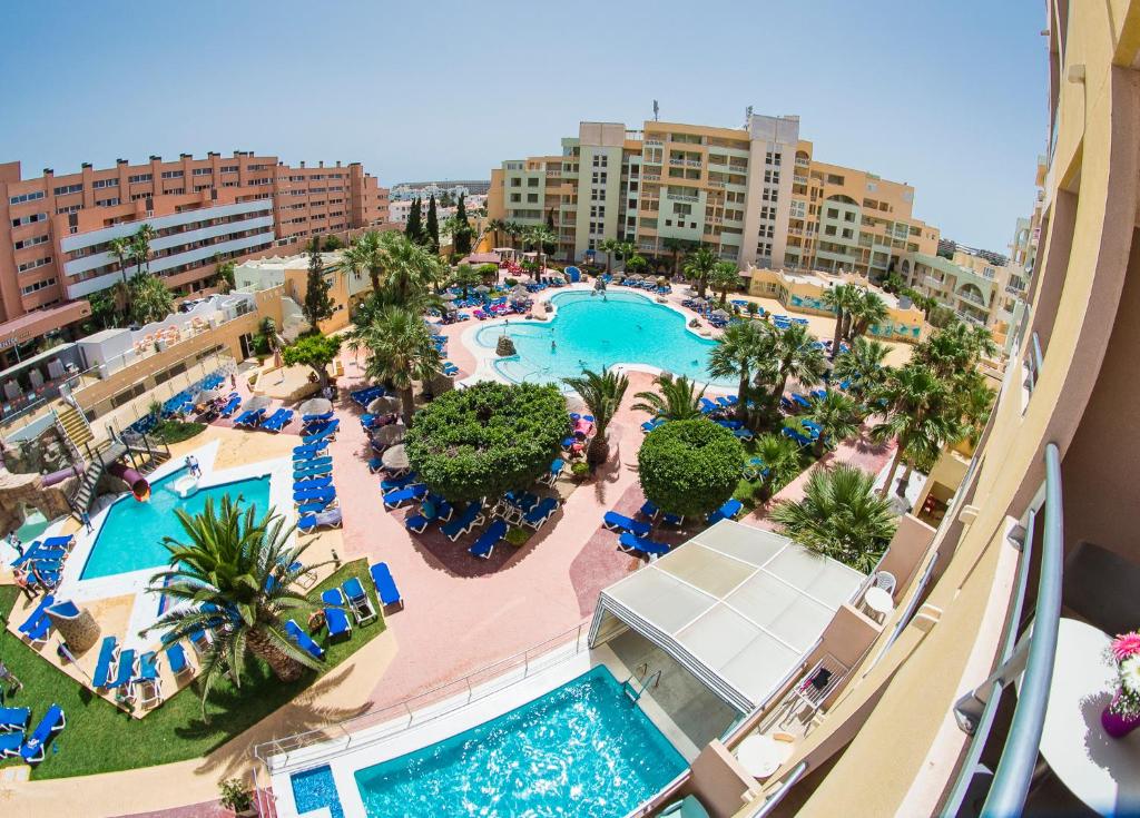 Apartamentos Fenix Beach, Roquetas de Mar, Spain - Booking.com