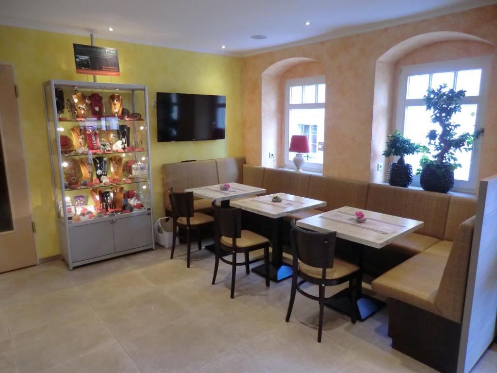 TV a/nebo společenská místnost v ubytování Hotel Wehlener Hof