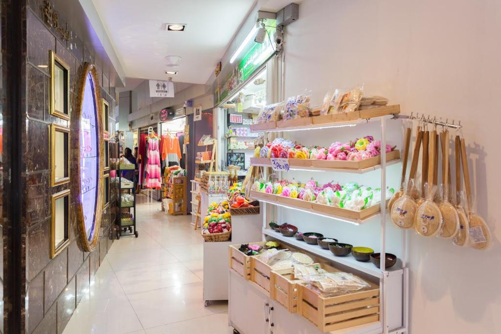 Grand 5 Hotel & Plaza Sukhumvit Bangkok - Resim 39