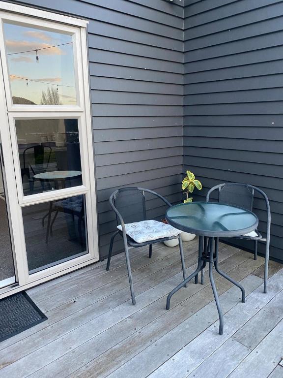 Secluded Lake Okareka Studio Views, Spa, Deck in Rotorua - Resim 15