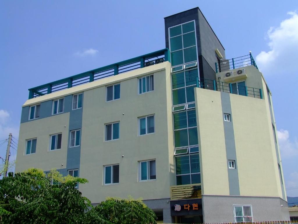 Budova, kde se hostel nachází