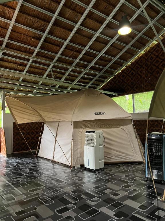 Air Manis Hillside Villa Cafe & Resto - Carpa
