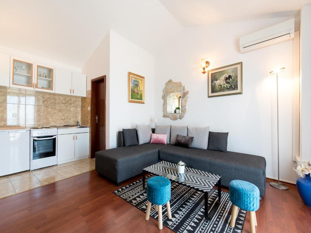 Holiday Home in Podstrana near Beach