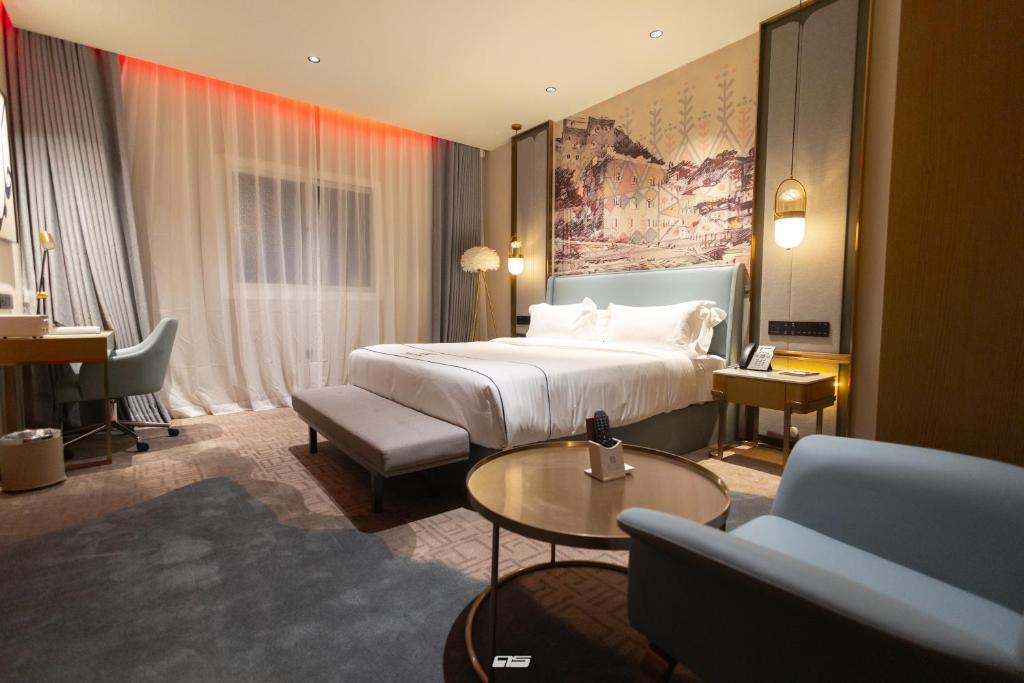 GOLDEN NEW HIRA HOTEL
