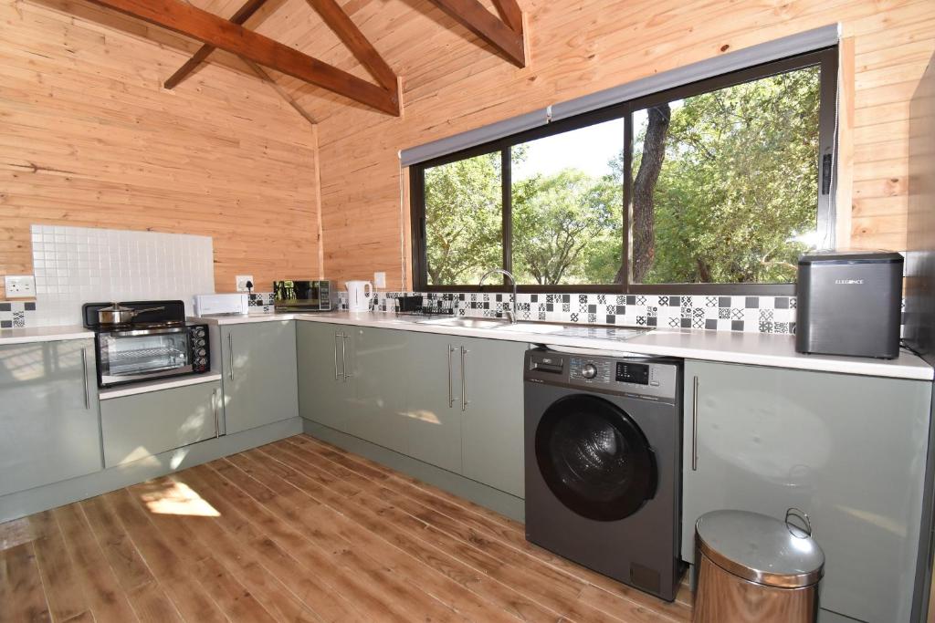 Pezulu Tree House Lodge - 