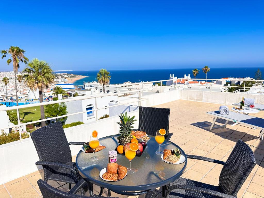 Γενική θέα στη θάλασσα ή θέα στη θάλασσα από  αυτό το διαμέρισμα