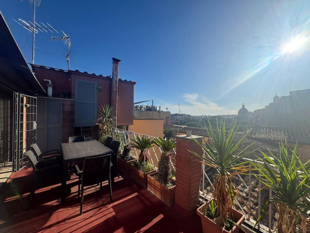 2-Level Flat with Terrace in the Heart of Rome