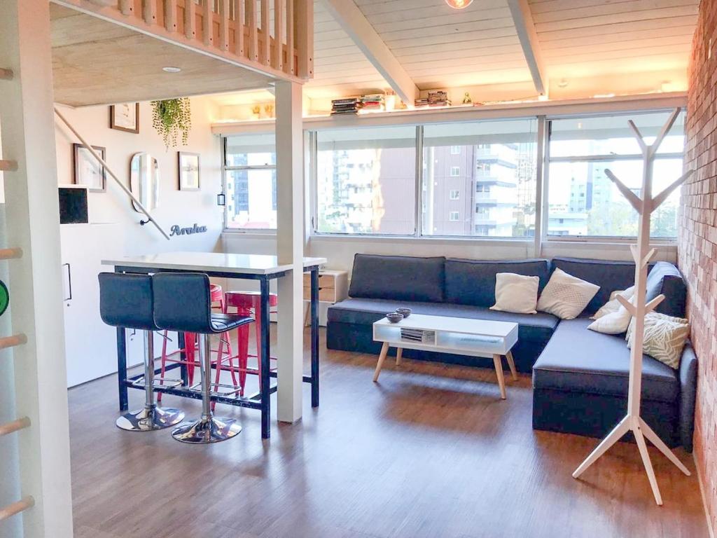 Nautical Loft, Free Carpark, Wifi and Netflix - Resim 1