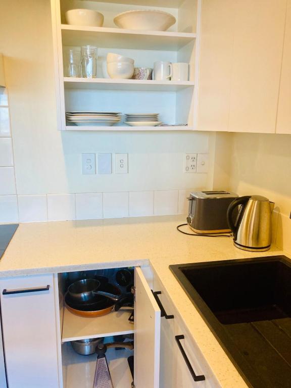 Nautical Loft, Free Carpark, Wifi and Netflix - Resim 18