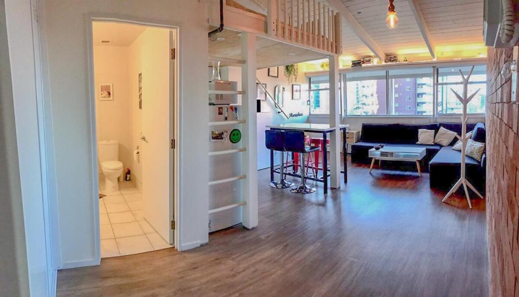 Nautical Loft, Free Carpark, Wifi and Netflix - Resim 3