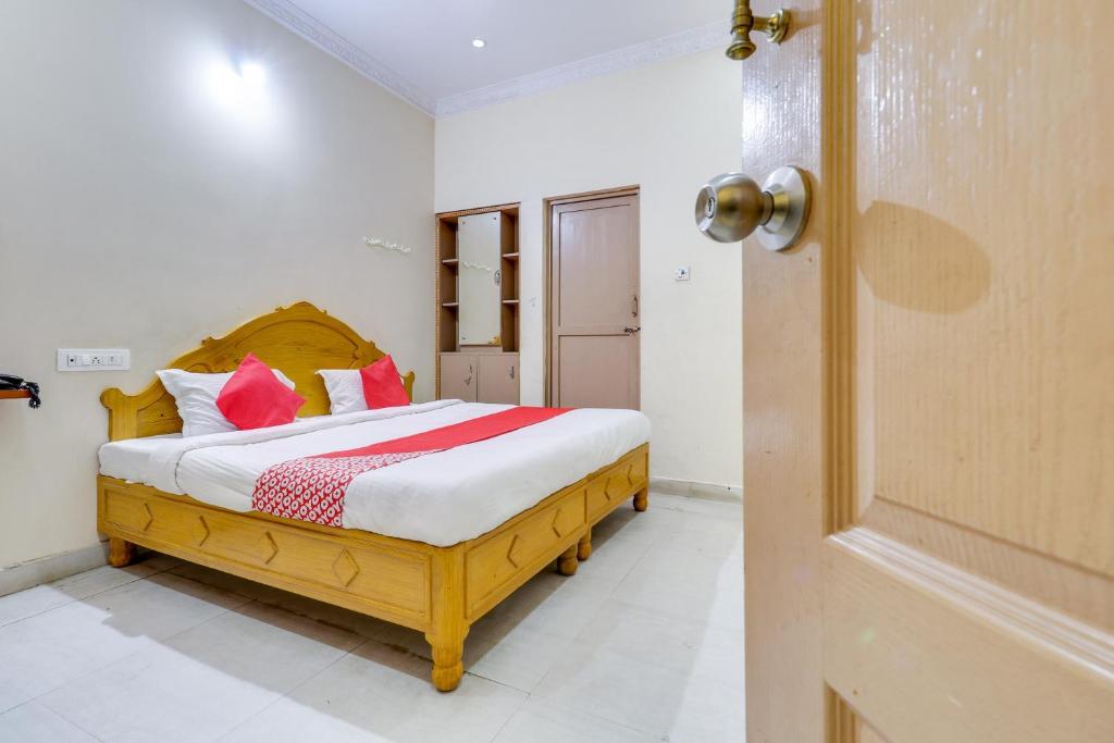 Fotografie z fotogalerie ubytování Hotel O K7 Lodge v destinaci Vādippatti