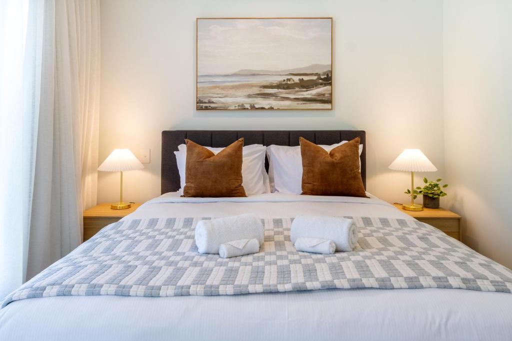 Luxurious 3-Bedroom Designer Townhouse With Garage - Resim 2