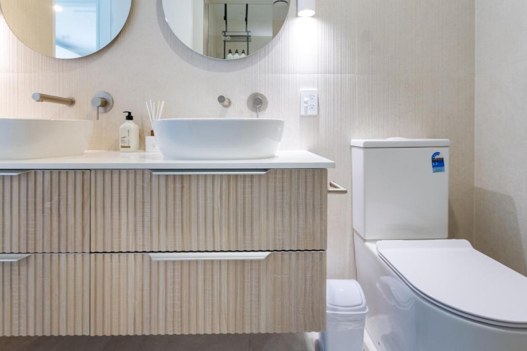 Luxurious 3-Bedroom Designer Townhouse With Garage - Resim 29