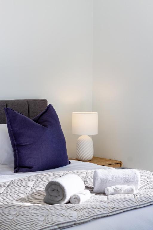 Luxurious 3-Bedroom Designer Townhouse With Garage - Resim 41