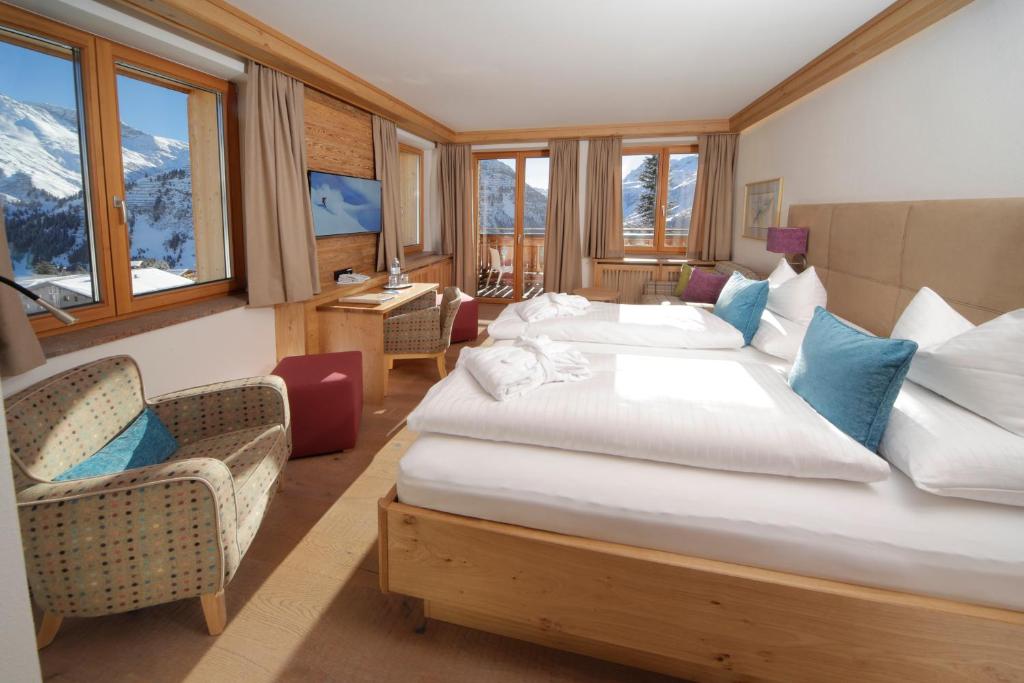 Postel nebo postele na pokoji v ubytování Hotel Burgwald - Ski In & Ski Out
