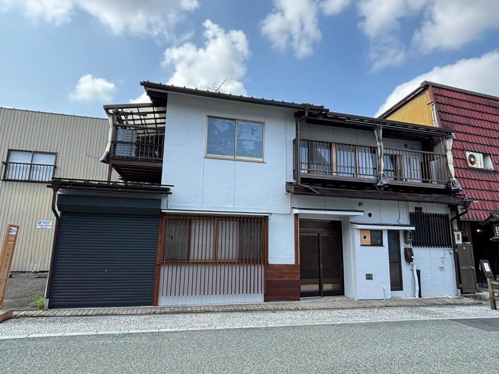 Gallery image of T301 Townhouse with a view of Sakurayama Hachimangu Stay 6 people in Wada