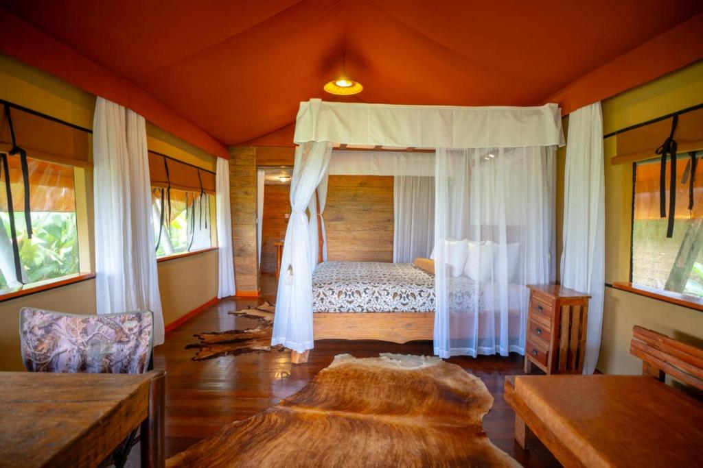 Sang Giri Mountain Tent Resort by Puri Signatures - Grote Luxe Tent