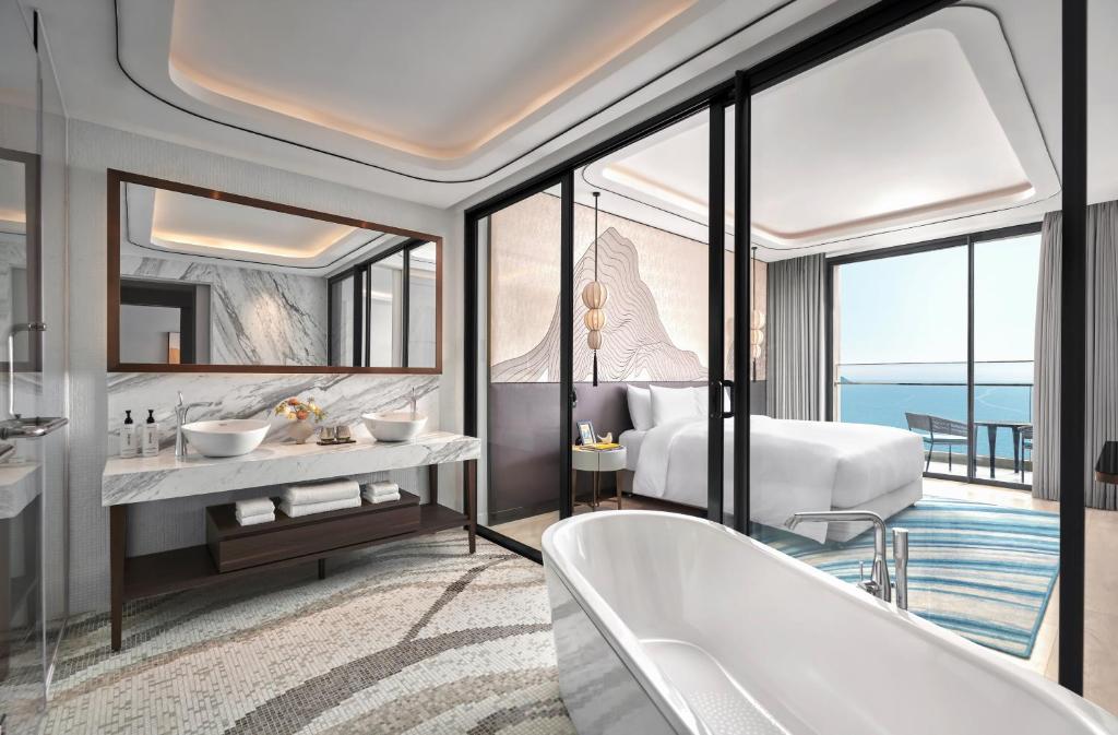 Suite 1 Phòng Ngủ Nhìn Ra Biển Có Ban Công