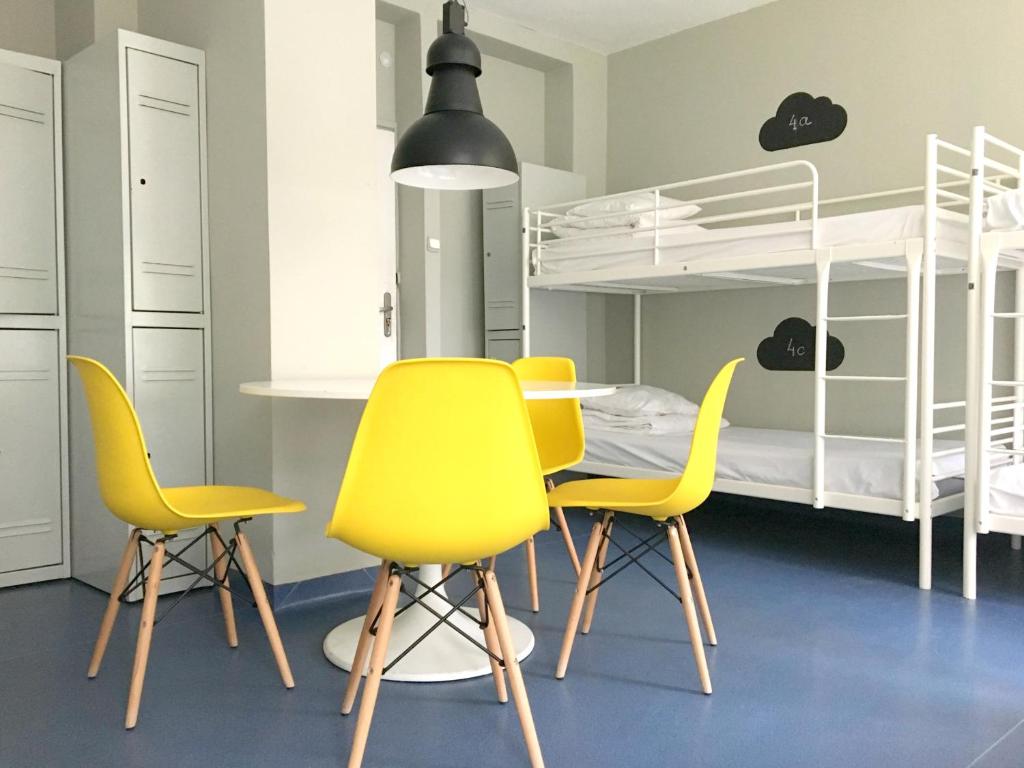 Kuchyňa alebo kuchynka v ubytovaní Cloud Hostel