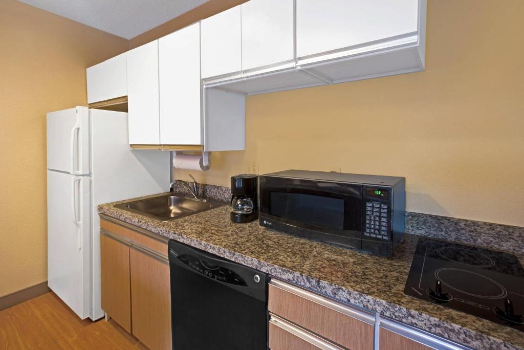 MainStay Suites Detroit Auburn Hills - Error