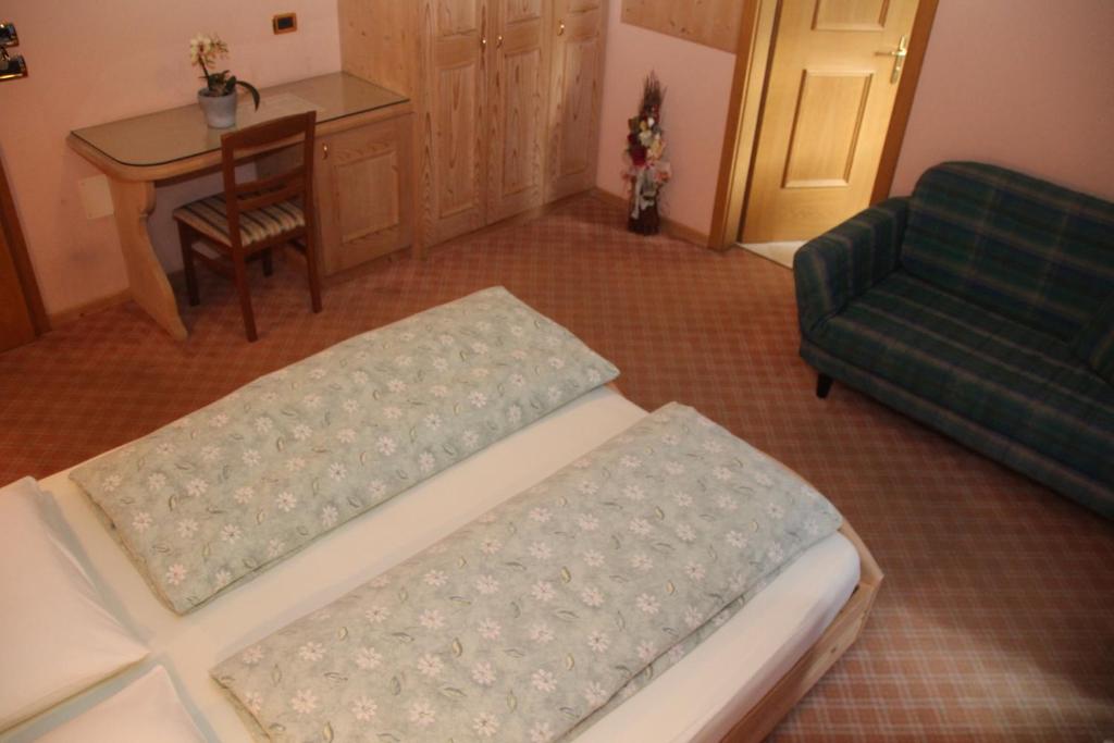 Posezení v ubytování Albergo Caravasc