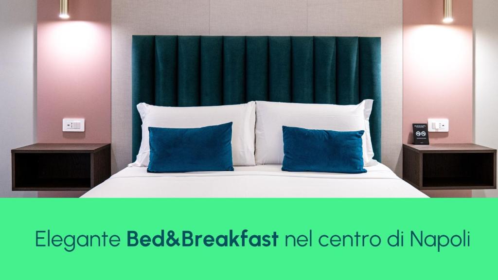 HOTIDAY Room Collection - Napoli Museo Suite - Resim 9