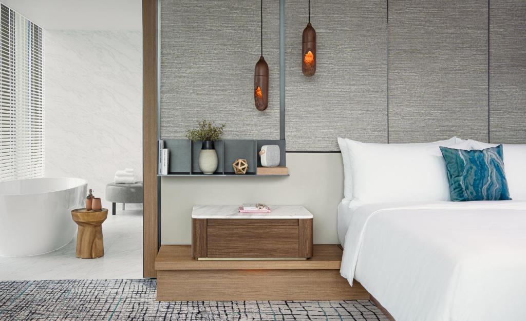 Kimpton Maa-Lai Bangkok by IHG - 12