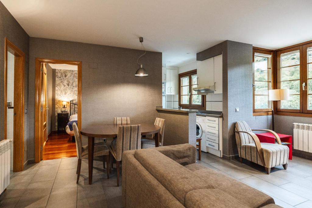 Apartamentos Casa Miño - Two-Bedroom Apartment With Mountain View