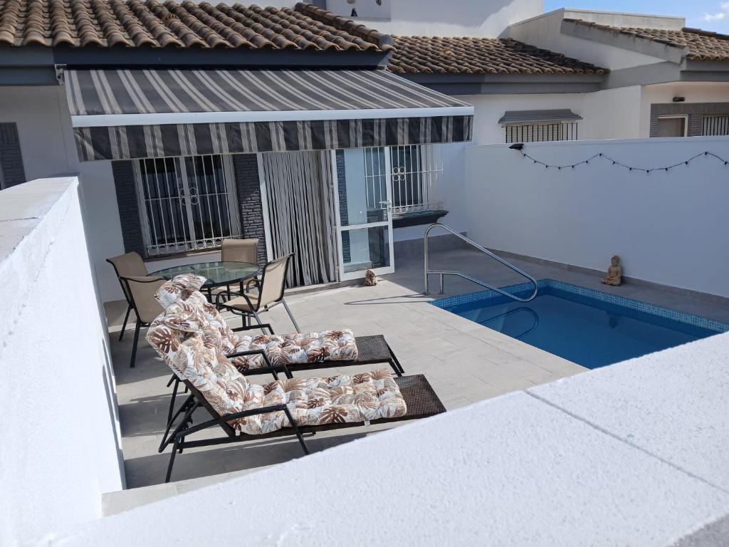Sucina 2 Bed Bungalow walking distance of tow - Bungalow