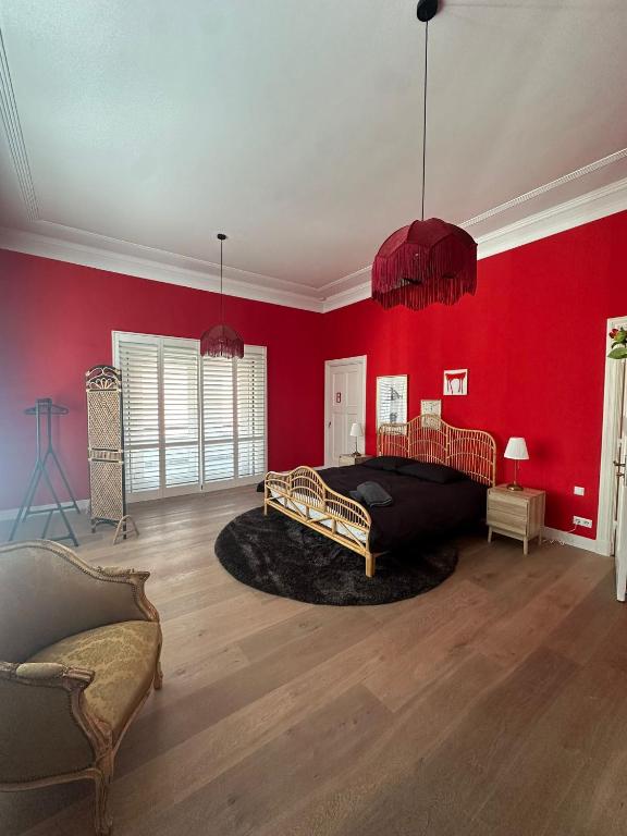 Romantic Rouge Suite - With Round Bath - Resim 2