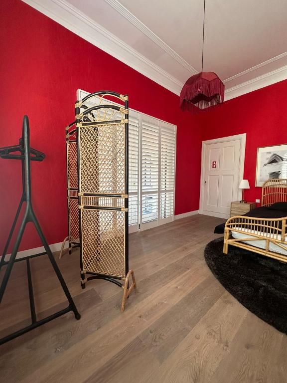 Romantic Rouge Suite - With Round Bath - Resim 11