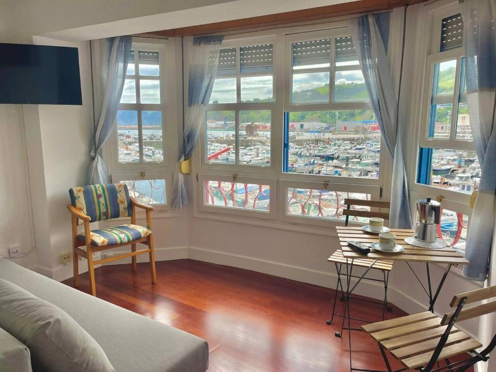 Χώρος καθιστικού στο Portu Suite , en el mismo puerto