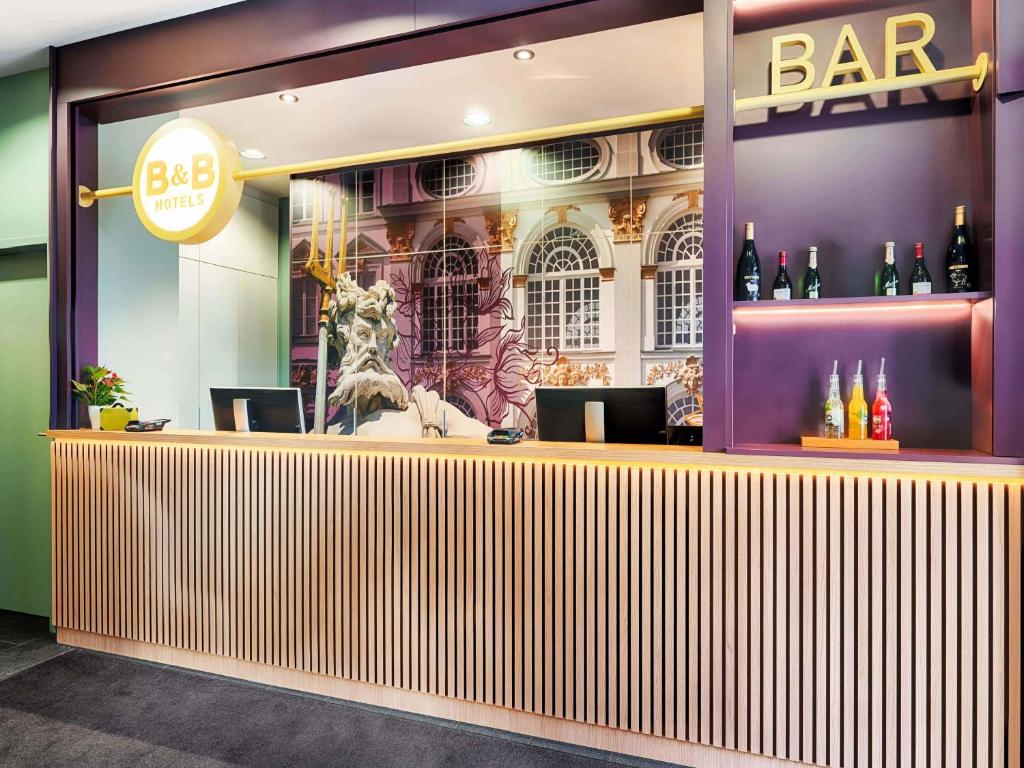 B&B Hotel München-Moosach - Resim 8