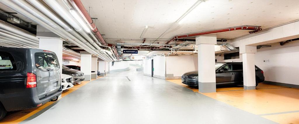 B&B Hotel München-Moosach - Resim 17