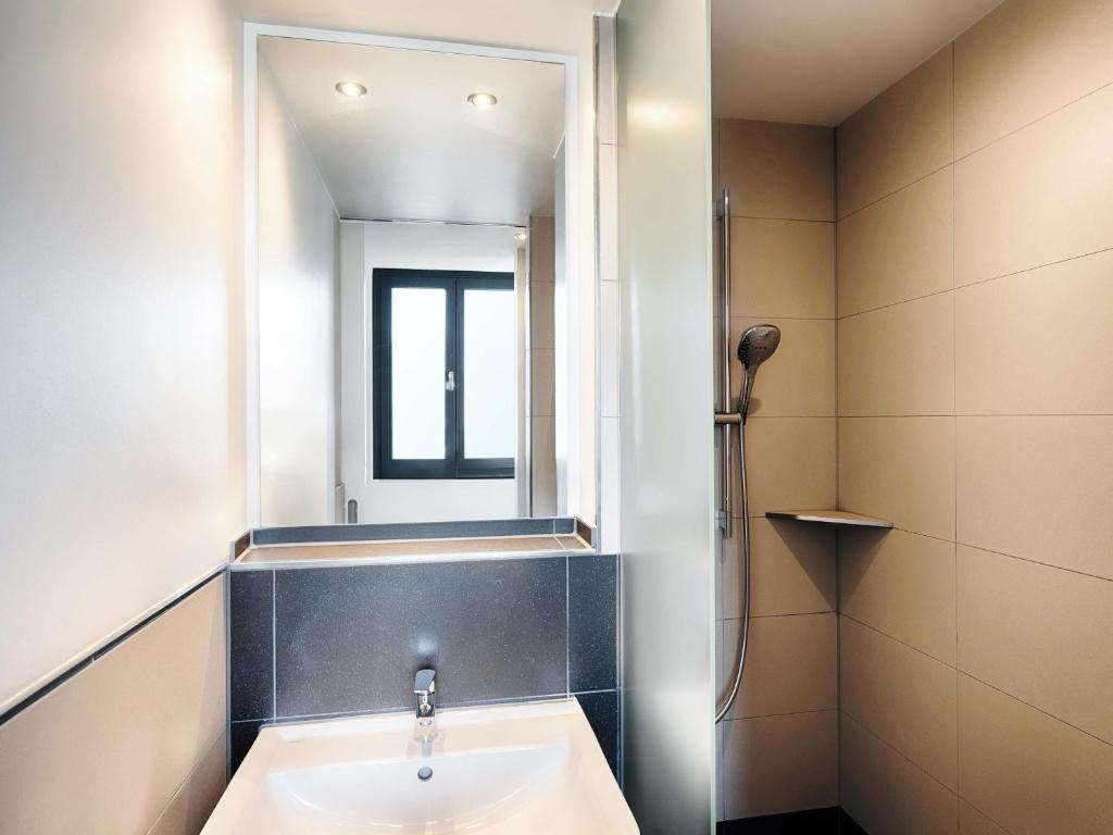 B&B Hotel Nürnberg-Plärrer - Resim 11