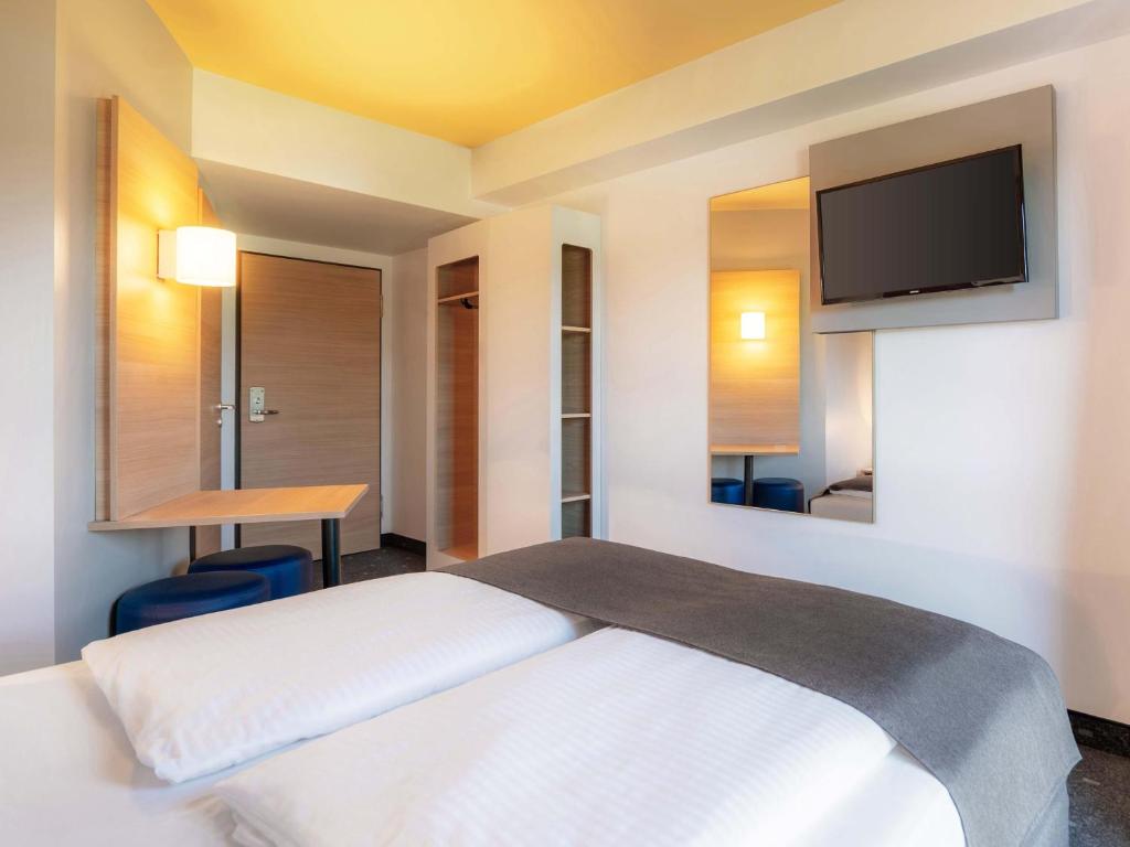 B&B Hotel Stuttgart-Bad Cannstatt - 