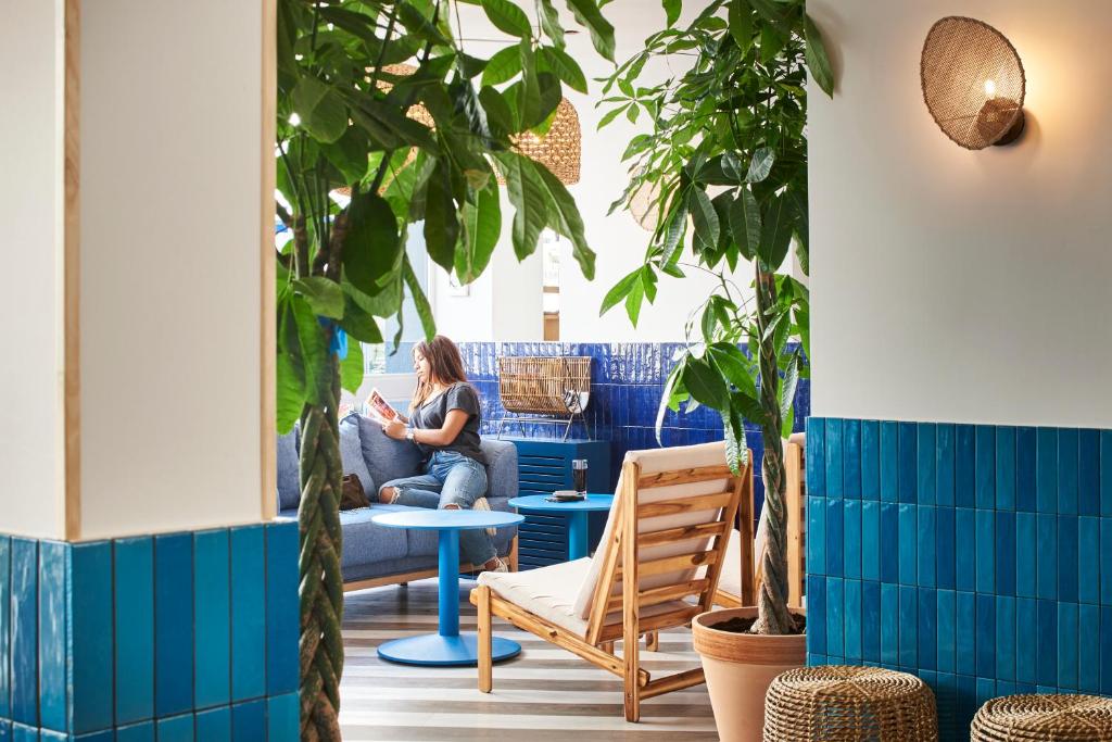 Hôtel Chromatics & Restaurant Hill Club by HappyCulture - Resim 28