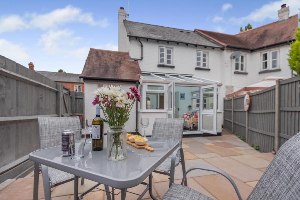 Το κτήριο όπου στεγάζεται  η παραθεριστική κατοικία