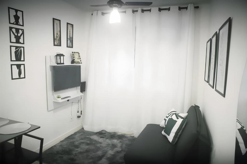 TV/trung tâm giải trí tại Apê Pretinho Básico - República - Centro Histórico