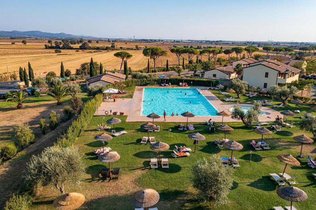 Image showcasing New York Prioritize Private Luxury Outdoor and Green Space Living