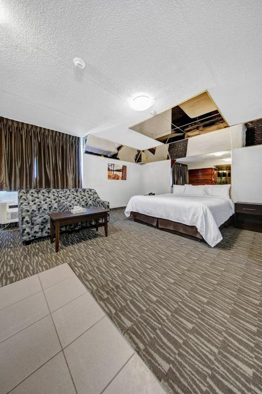 Deluxe Inn photo