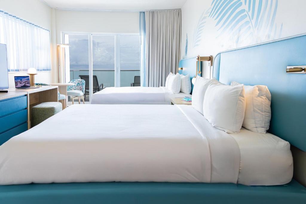 Sherry Frontenac Oceanfront - Doble Queen Deluxe Frente Al Mar Con Balcón