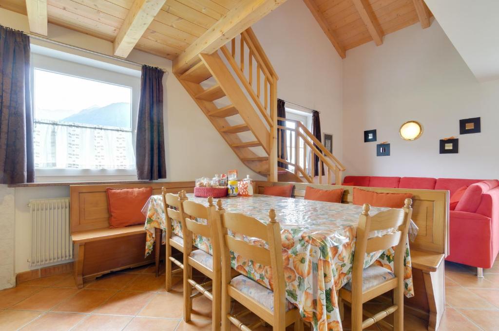 Posezení v ubytování Roe Apartment