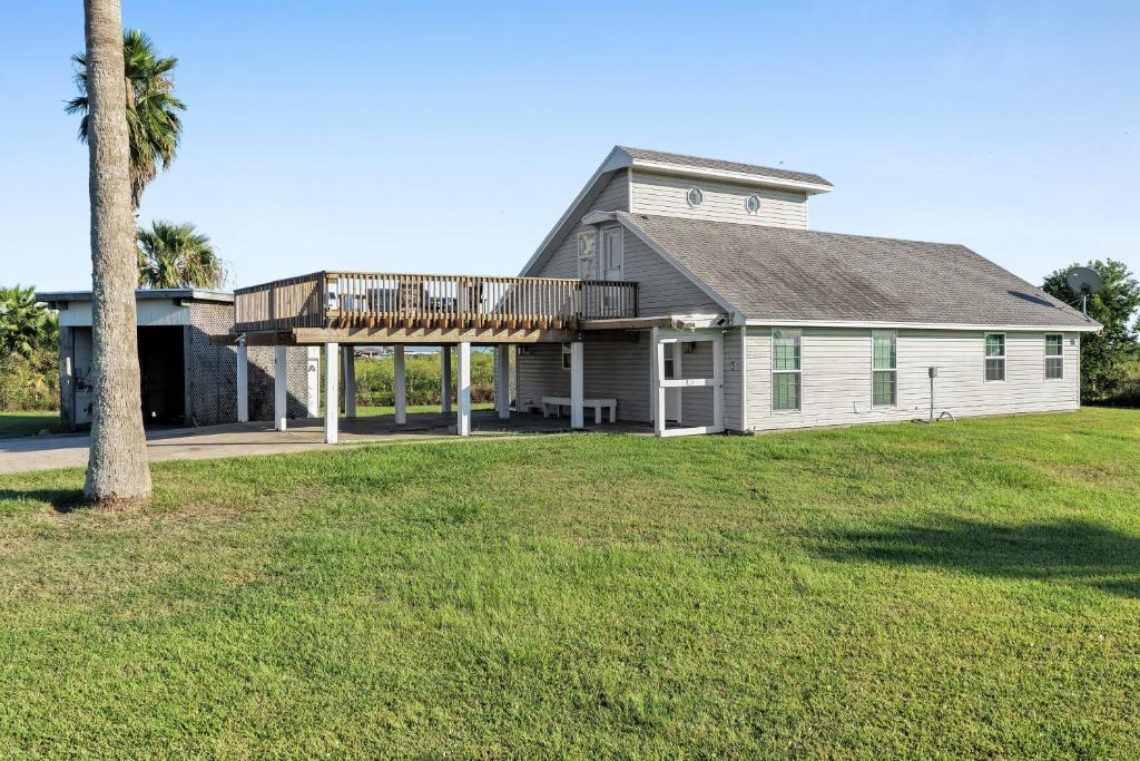 Το κτήριο όπου στεγάζεται  η παραθεριστική κατοικία