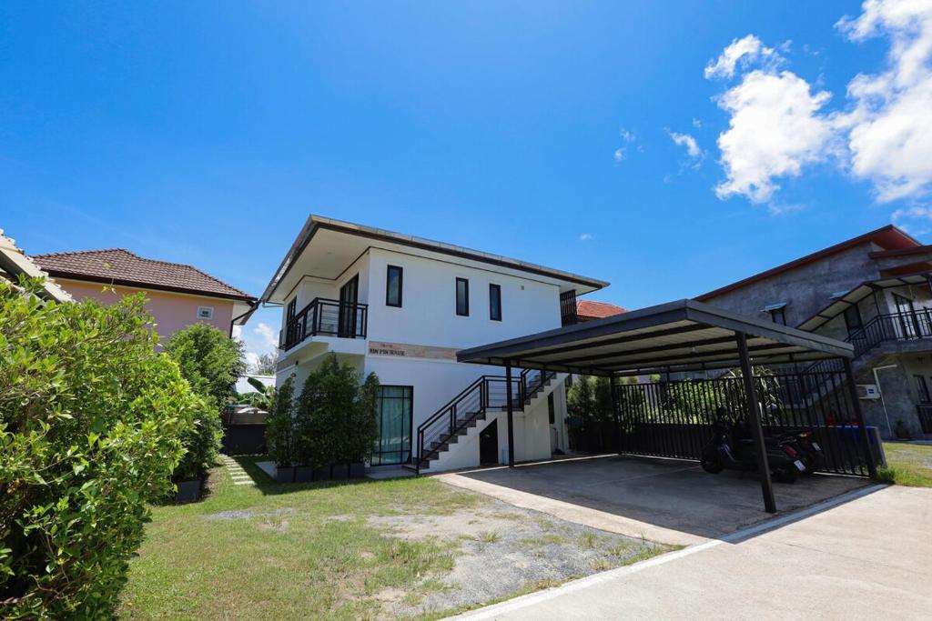 Budova, kde se vila nachází