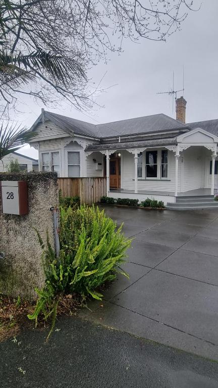 Villa Charm on Claudelands - Resim 6